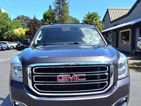 Used 2015 GMC Yukon XL SLT w/ Open Road Package AWD/4WD image 16