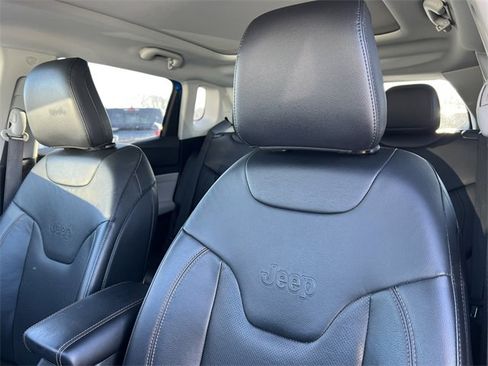 Certified 2022 Jeep Compass Limited w/ Sun and Sound Group image 14