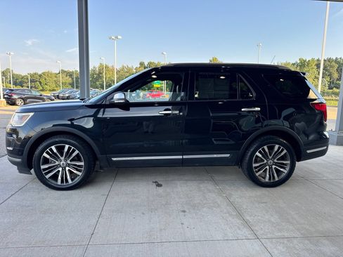 Certified 2018 Ford Explorer Platinum AWD/4WD image 4