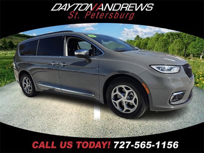 Certified 2023 Chrysler Pacifica Limited