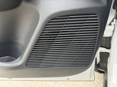 New 2026 Nissan Kicks SV image 13