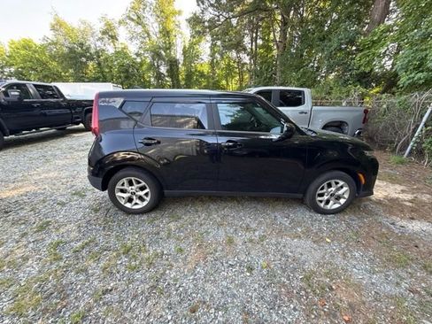 Used 2022 Kia Soul LX w/ Technology Package FWD image 7