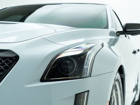 Used 2018 Cadillac CTS V w/ Carbon Fiber Package image 13