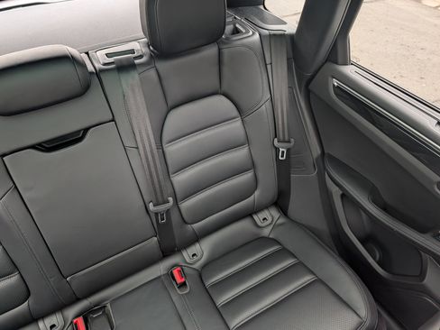 Used 2018 Porsche Macan Turbo w/ Premium Package Plus image 14