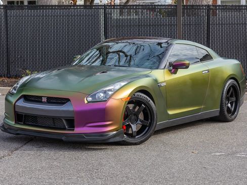 Used 2010 Nissan GT-R Premium image 7