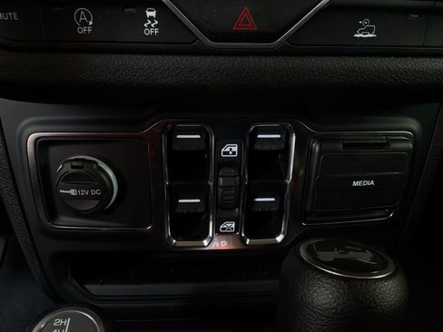 Used 2025 Jeep Wrangler Unlimited Sport AWD/4WD image 23