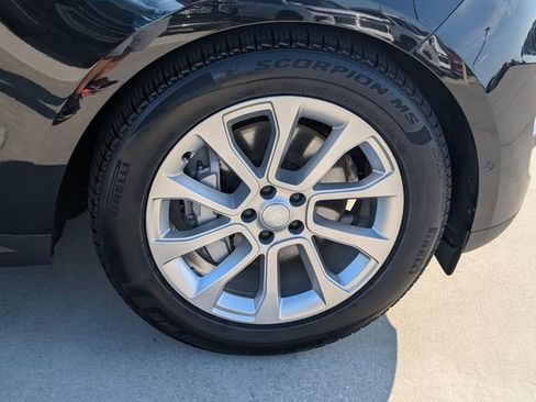 Used 2025 Land Rover Range Rover Sport SE image 16