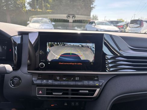 Used 2025 Toyota Camry LE image 24