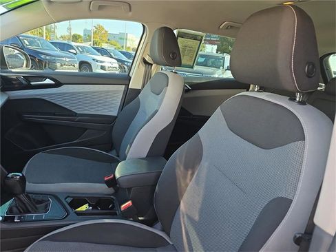 Used 2023 Volkswagen Taos S image 12