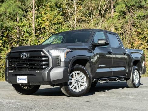 Used 2022 Toyota Tundra SR5 image 2