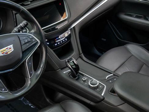 Certified 2022 Cadillac XT5 Premium Luxury image 14