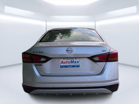 Used 2024 Nissan Altima 2.5 SV FWD image 4