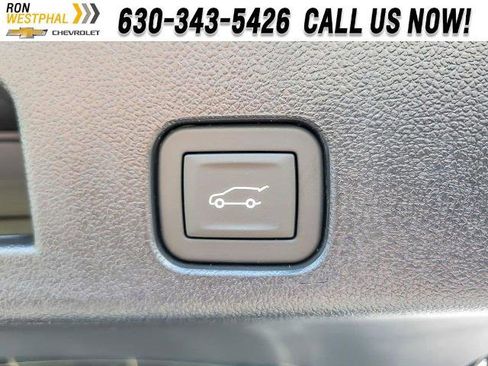 New 2025 Chevrolet Traverse LT image 17