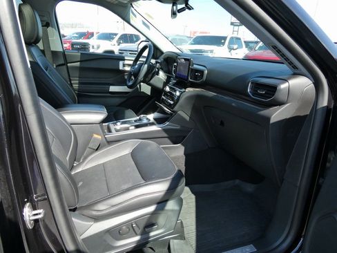 Certified 2021 Ford Explorer Limited w/ Hybrid Equipment Group 310A image 13