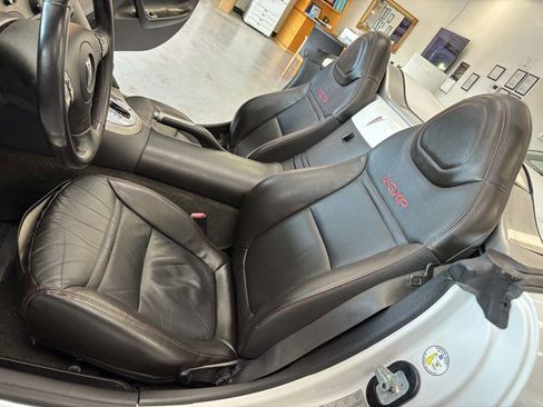 Used 2009 Pontiac Solstice GXP w/ Premium Package image 29