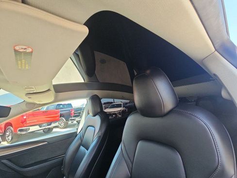 Used 2022 Tesla Model Y Performance AWD/4WD image 18
