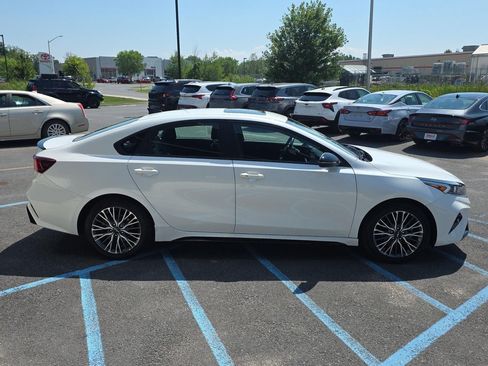 Used 2024 Kia Forte GT-Line w/ GT-Line Premium Package FWD image 10