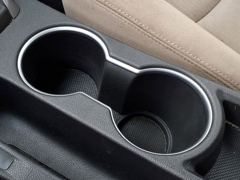 Used 2014 Hyundai Elantra SE image 25