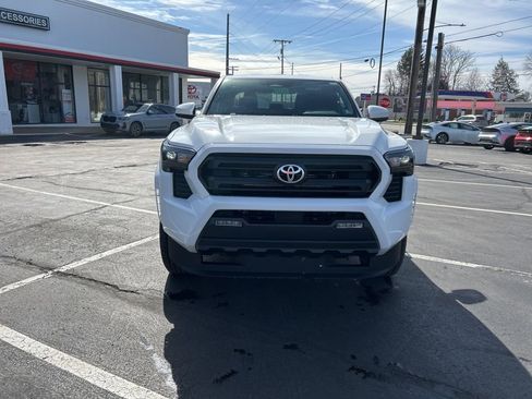 New 2026 Toyota Tacoma SR5 AWD/4WD image 2
