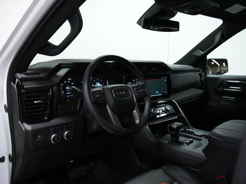 Used 2025 GMC Sierra 1500 AT4 w/ AT4 Premium Package AWD/4WD image 29
