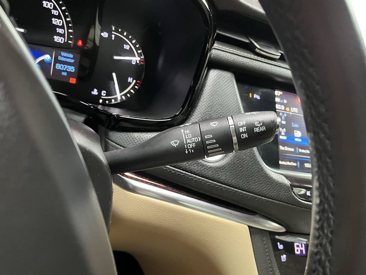 Used 2018 Cadillac XT5 Premium Luxury w/ LPO, Wheel Lock Package AWD/4WD image 17