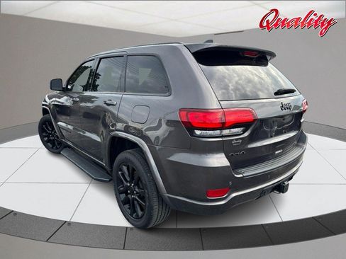Used 2021 Jeep Grand Cherokee Laredo X AWD/4WD image 5