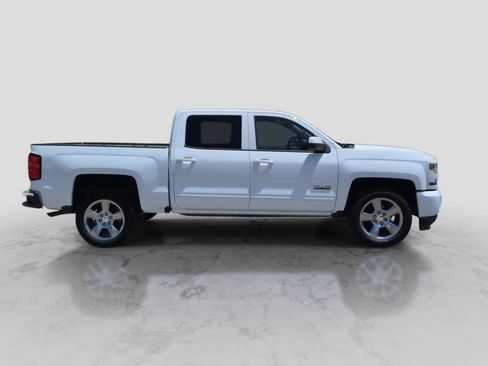 Used 2018 Chevrolet Silverado 1500 LT w/ Texas Edition AWD/4WD image 9