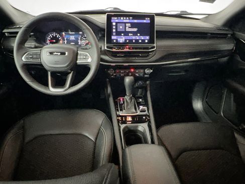 Used 2024 Jeep Compass Latitude w/ Convenience Group image 30