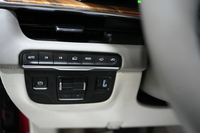Used 2024 Cadillac Escalade Sport Platinum AWD/4WD image 15