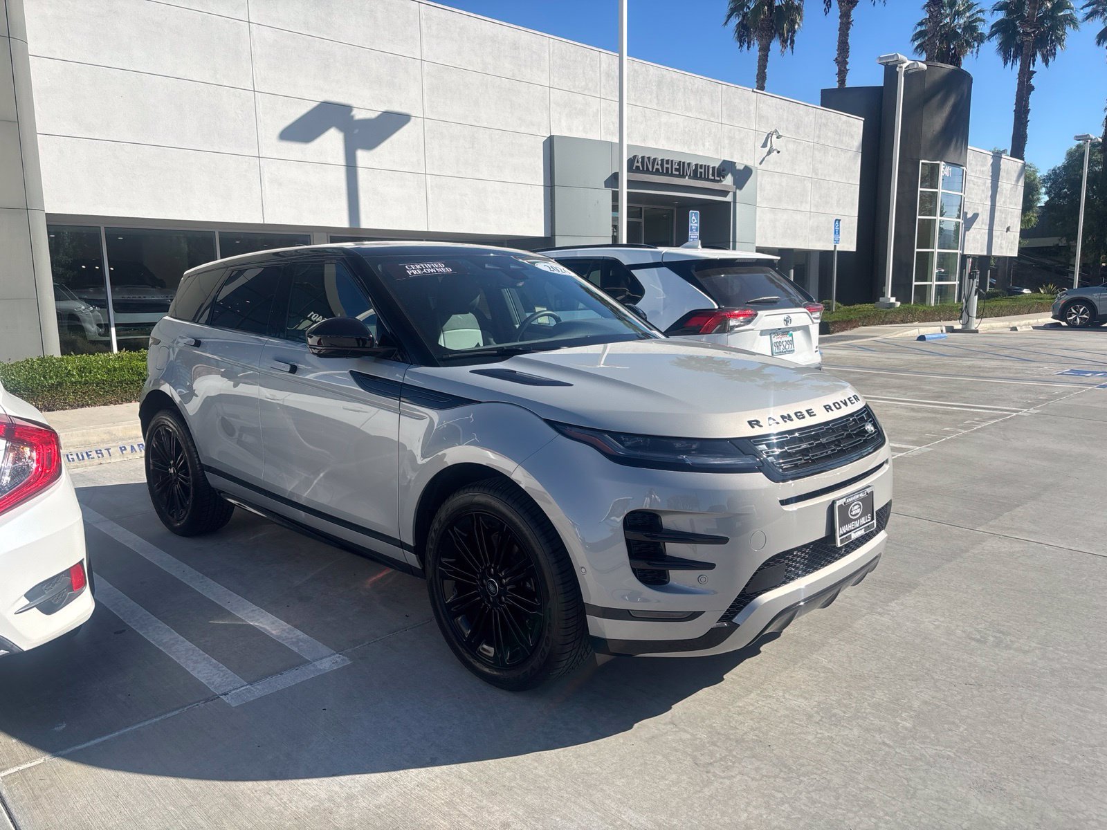 Certified 2026 Land Rover Range Rover Evoque Dynamic SE AWD/4WD image 2