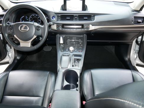 Used 2014 Lexus CT 200h image 26