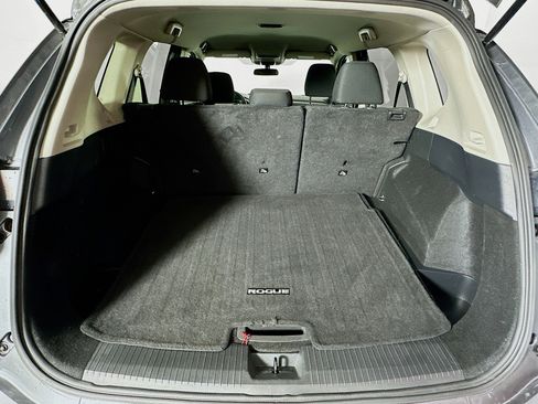 Used 2024 Nissan Rogue S image 27