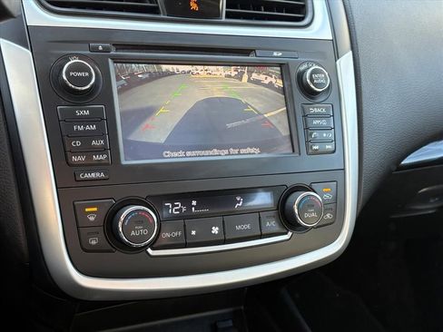 Used 2016 Nissan Altima 3.5 SL w/ 3.5 Technology Package image 10