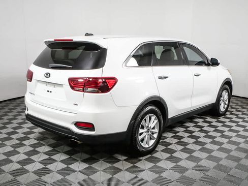 Used 2020 Kia Sorento LX image 3