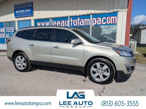 Used 2016 Chevrolet Traverse LT w/ Style and Technology Package FWD image 1