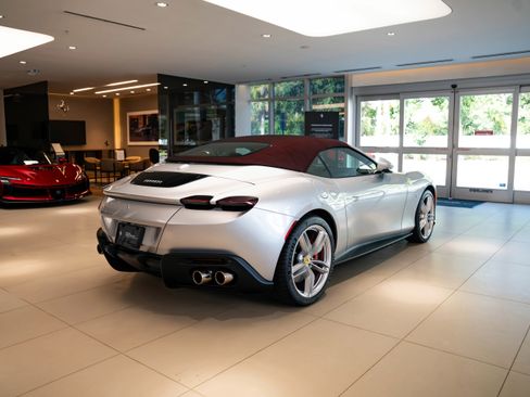 Used 2024 Ferrari Roma Spider image 29