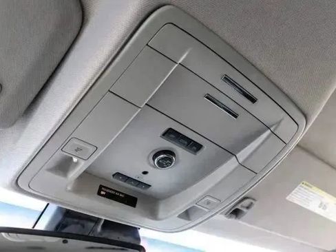 Used 2019 Chevrolet Suburban LT image 35