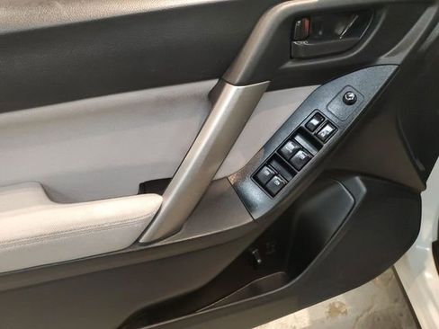 Used 2014 Subaru Forester 2.5i Premium w/ All-Weather Package image 11