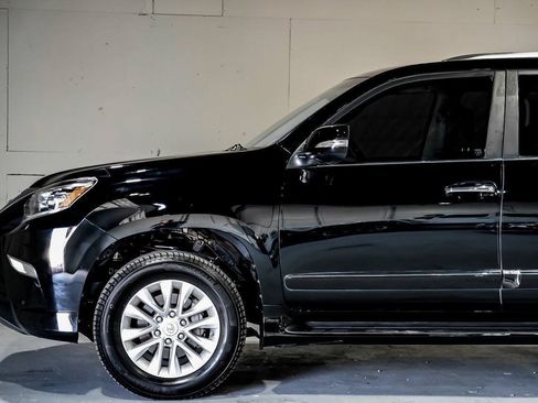 Used 2017 Lexus GX 460 Premium AWD/4WD image 19