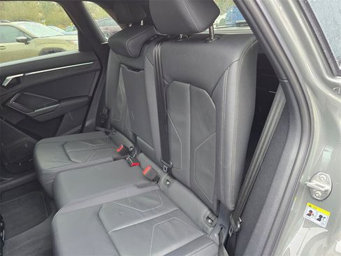 Used 2023 Audi Q3 2.0T Premium Plus image 17