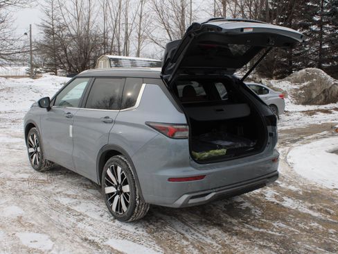 New 2026 Mitsubishi Outlander SEL image 7