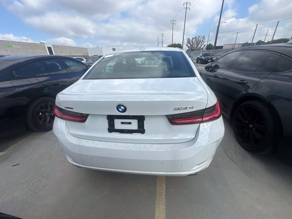 Used 2023 BMW 330i xDrive Sedan w/ Premium Package AWD/4WD image 8