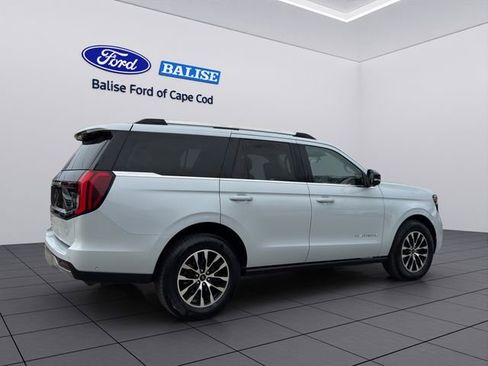 Used 2025 Ford Expedition Platinum image 6