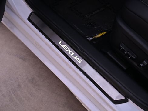 Used 2017 Lexus IS 200t IS Turbo RWD image 38