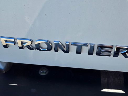 Used 2021 Nissan Frontier PRO-4X image 8