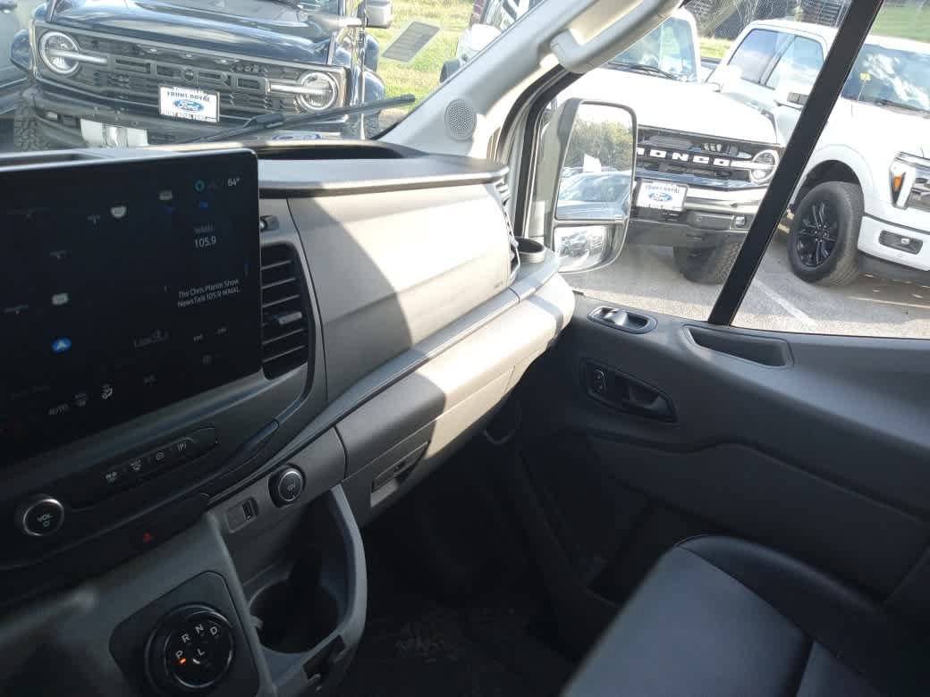 Used 2023 Ford E-Transit 148 High Roof Extended RWD image 21
