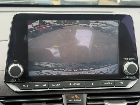 Used 2022 Nissan Altima 2.5 SV FWD image 22