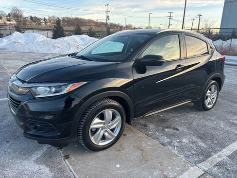 Used 2019 Honda HR-V EX image 2