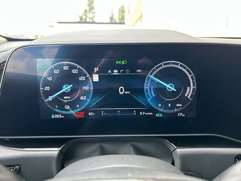 New 2026 Kia Niro Wind FWD image 28