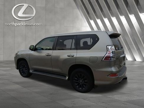Used 2020 Lexus GX 460 Premium w/ Premium Package image 2